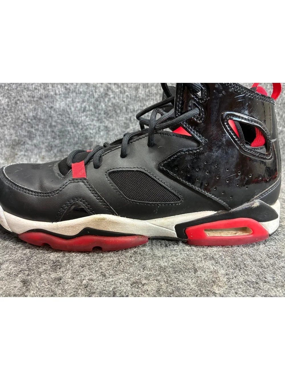 Nike DM1685-006 Air Jordan 6 Retro Black/Red Basketball Shoes Size 7Y Womens 8.5